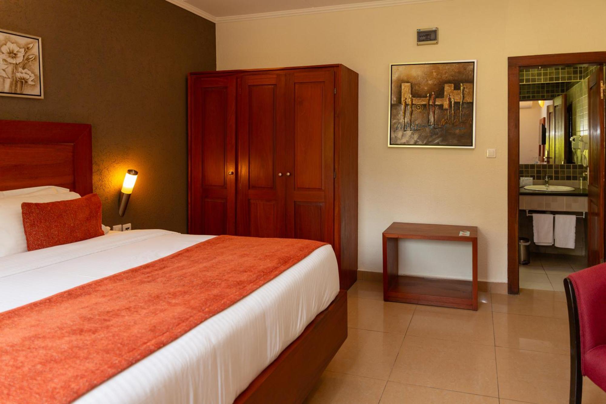 Hotel Du Lac Cotonou Exterior foto